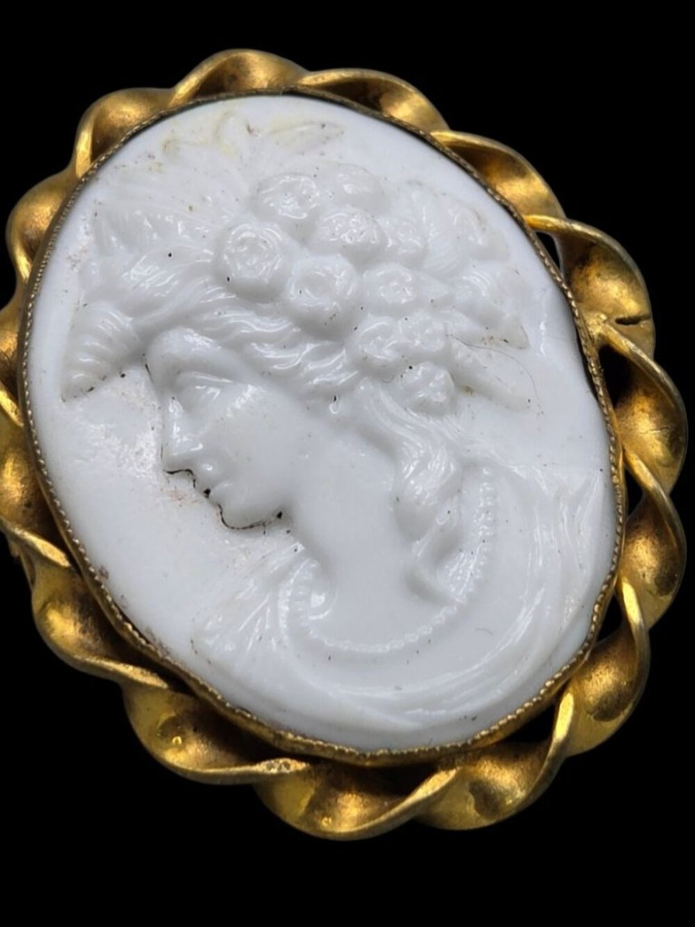 Antique Victorian Cameo Brooch Glass Paste Profile Gold Gilt Twist Frame c. 1870 - Picture 7 of 13